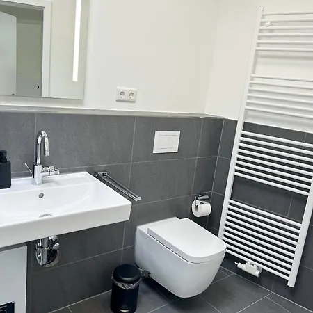 Modernisierte Ruheoase Mit Parkplatz