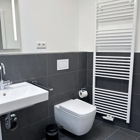 Modernisierte Ruheoase Mit Parkplatz Osnabrück